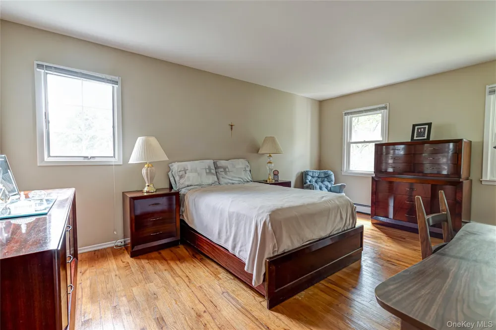 8 Salisbury Drive East Northport, NY 11731