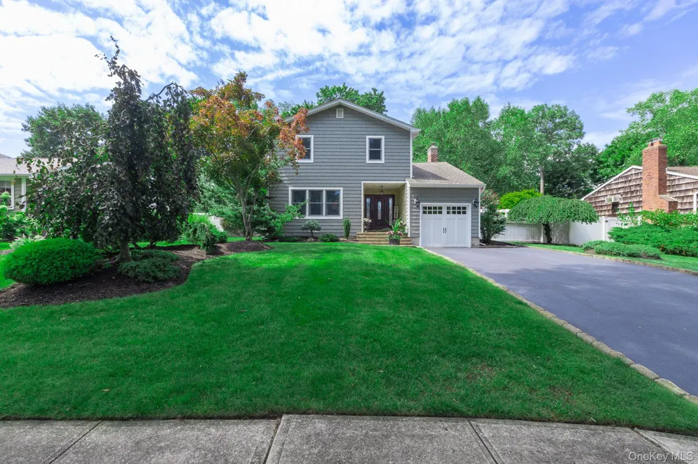 22 Sycamore Lane Commack, NY 11725