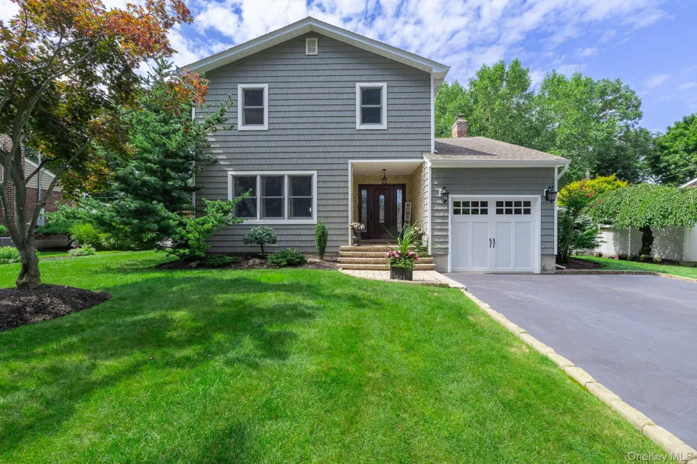 22 Sycamore Lane Commack, NY 11725