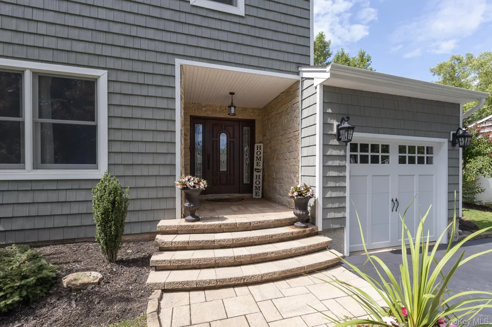 22 Sycamore Lane Commack, NY 11725