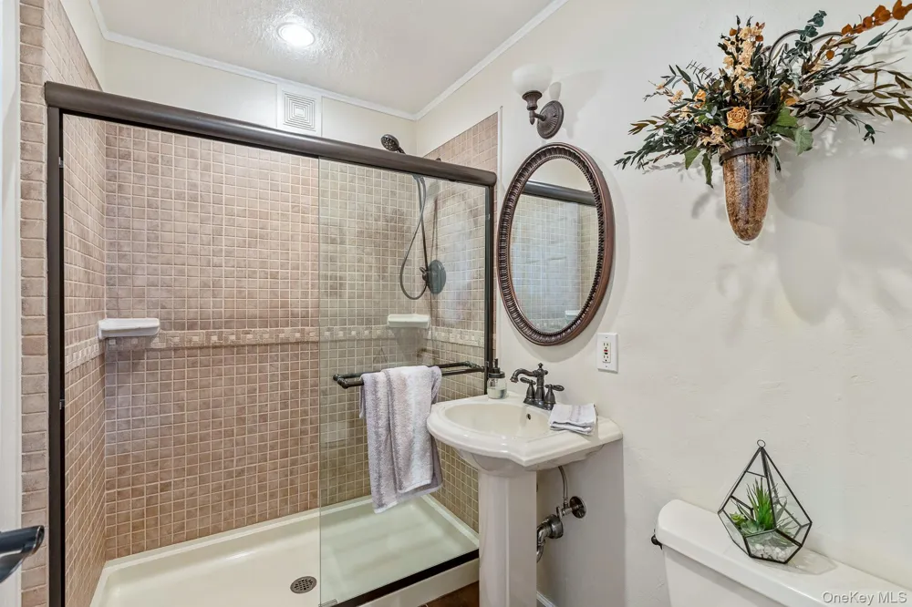 22 Sycamore Lane Commack, NY 11725