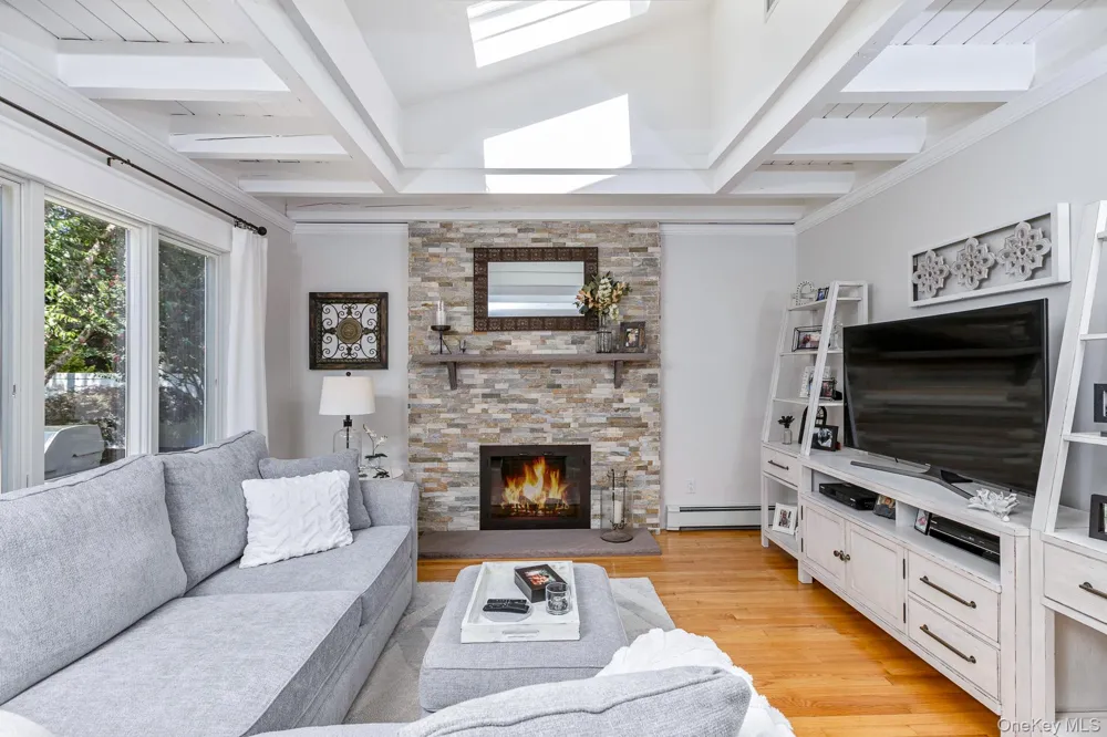 22 Sycamore Lane Commack, NY 11725