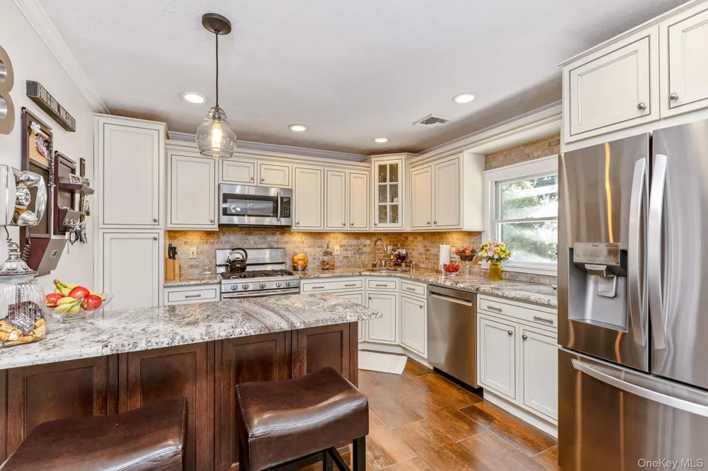 22 Sycamore Lane Commack, NY 11725