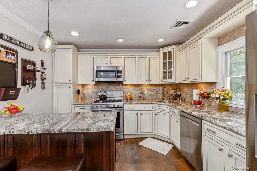 22 Sycamore Lane Commack, NY 11725
