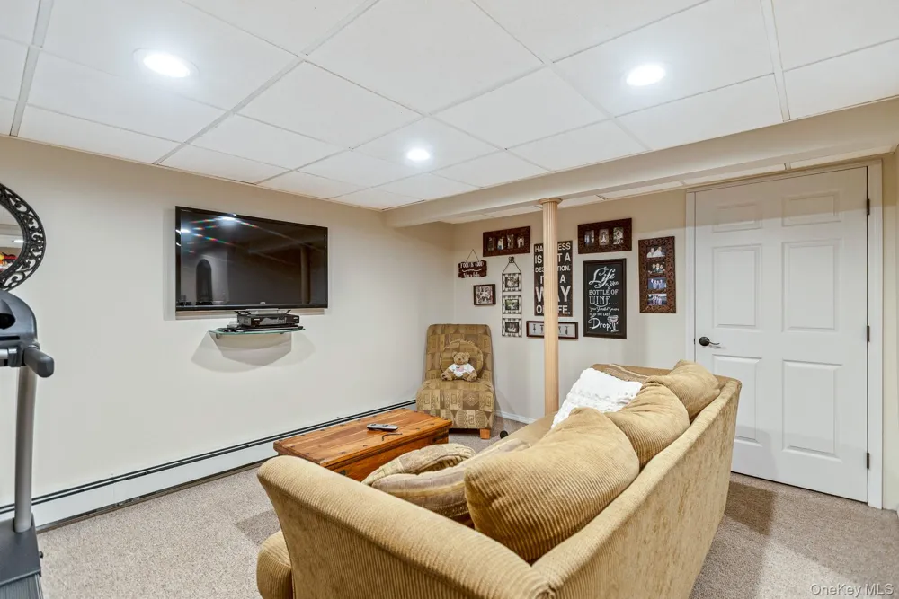 22 Sycamore Lane Commack, NY 11725