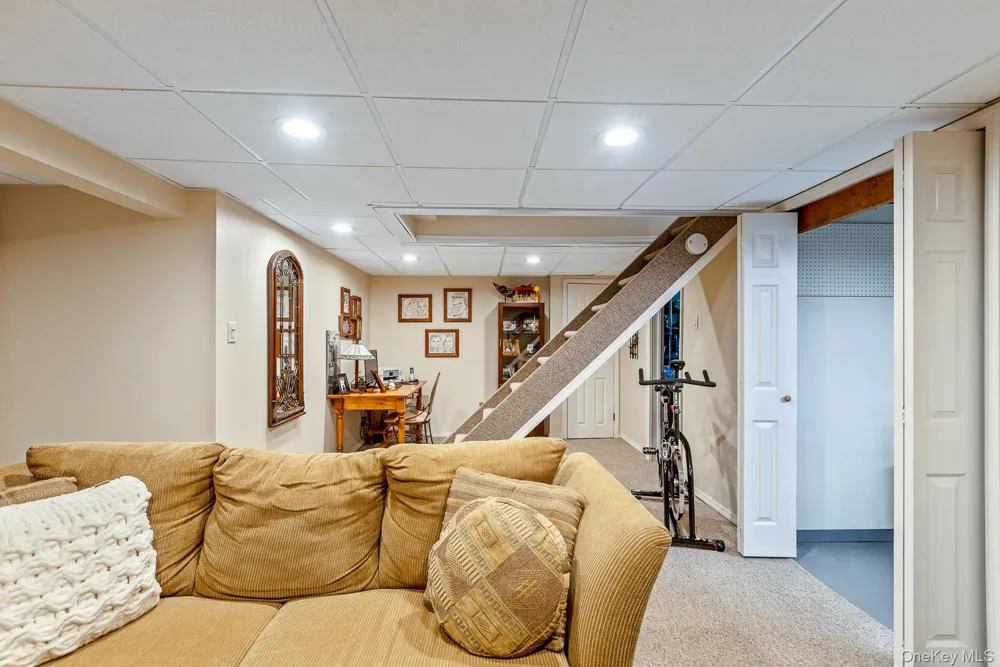 22 Sycamore Lane Commack, NY 11725