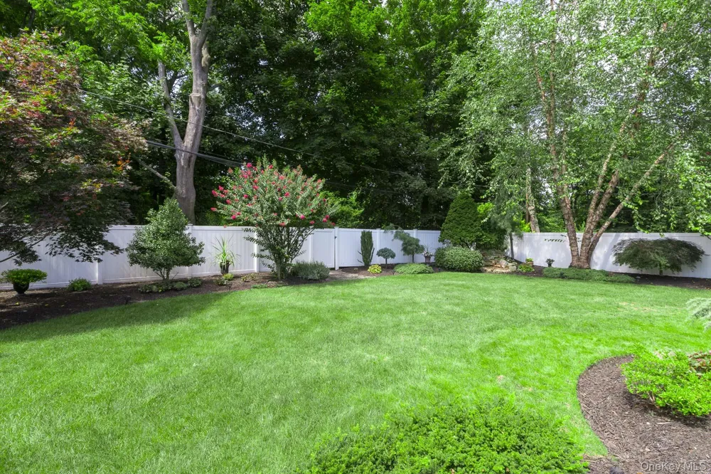 22 Sycamore Lane Commack, NY 11725