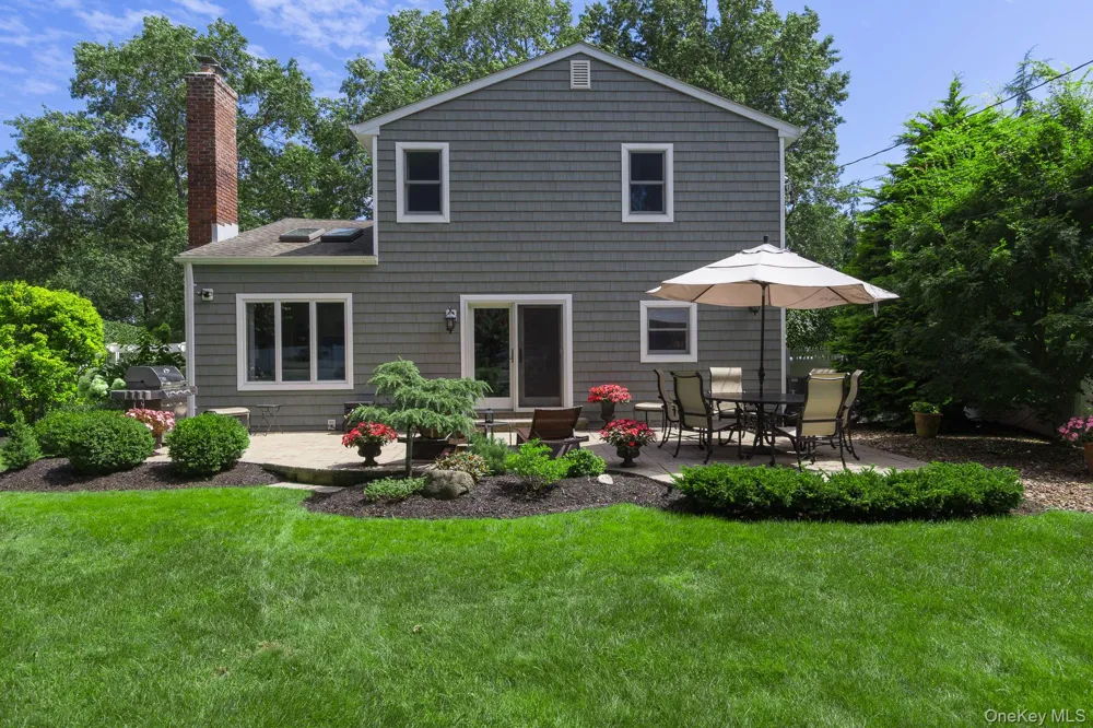 22 Sycamore Lane Commack, NY 11725