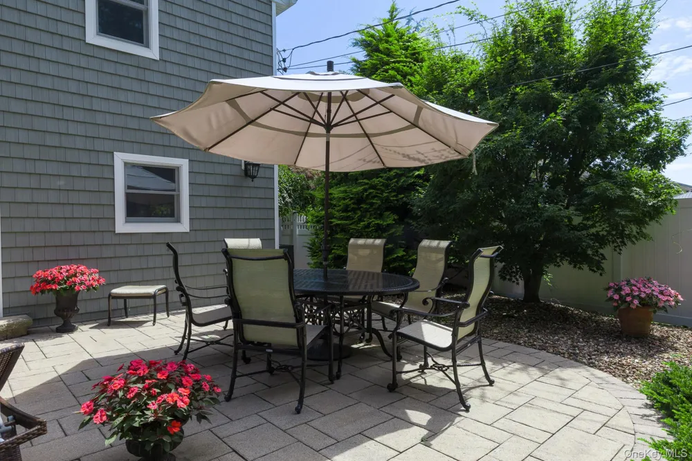 22 Sycamore Lane Commack, NY 11725