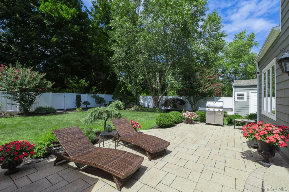 22 Sycamore Lane Commack, NY 11725