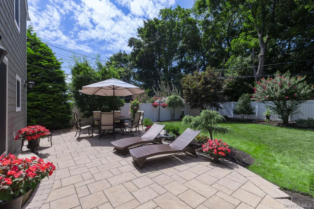 22 Sycamore Lane Commack, NY 11725