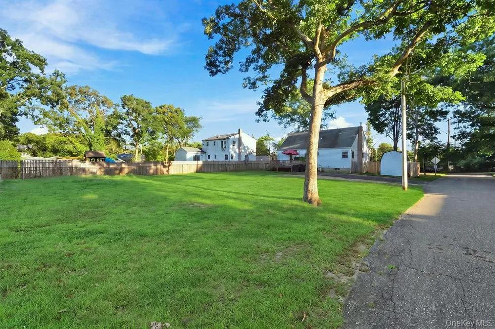 731 Muncey Road West Islip, NY 11795