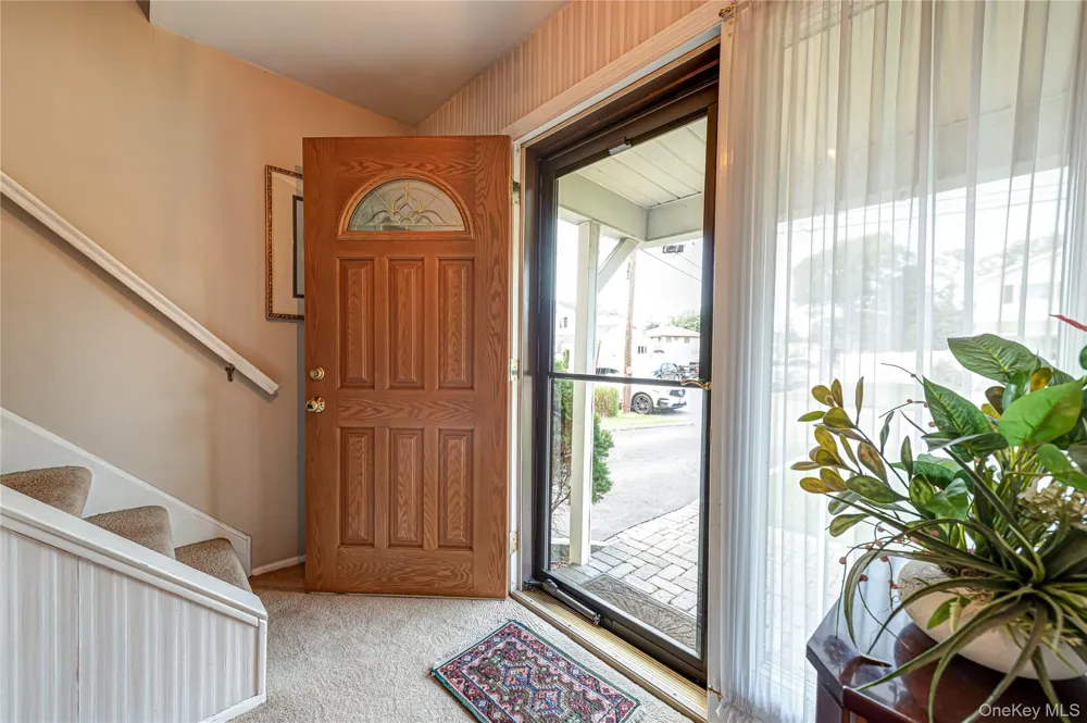 607 7th Avenue East Northport, NY 11731