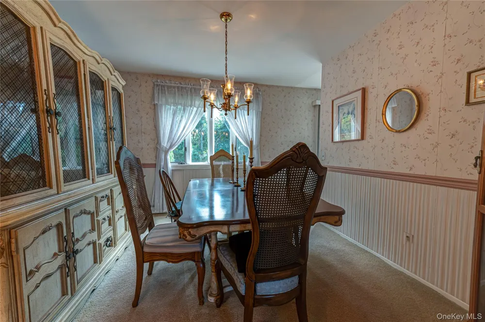 607 7th Avenue East Northport, NY 11731