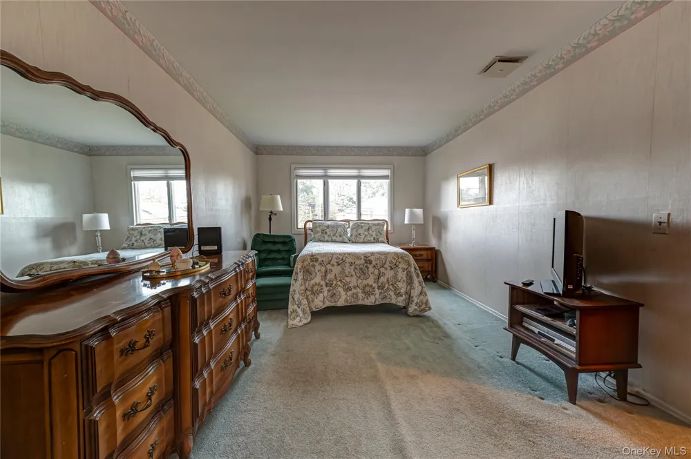 607 7th Avenue East Northport, NY 11731