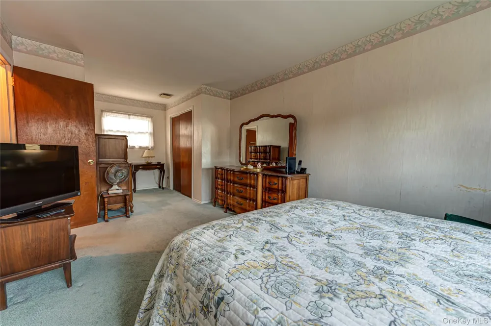 607 7th Avenue East Northport, NY 11731