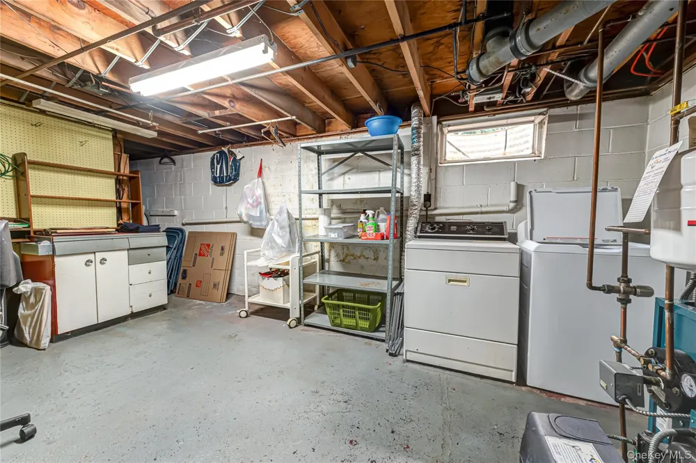 607 7th Avenue East Northport, NY 11731