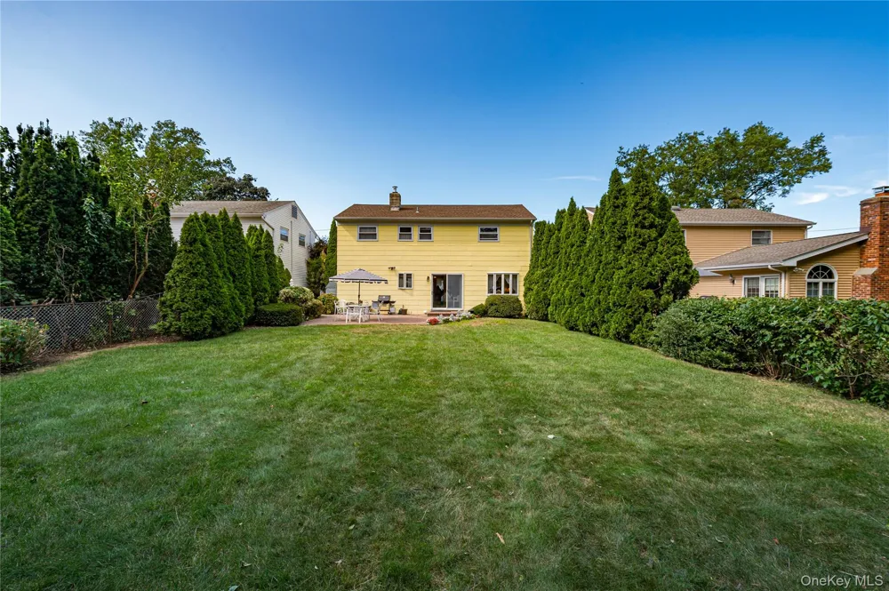 607 7th Avenue East Northport, NY 11731