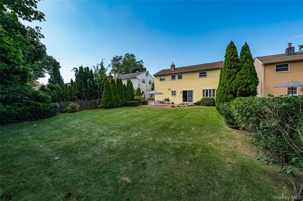 607 7th Avenue East Northport, NY 11731