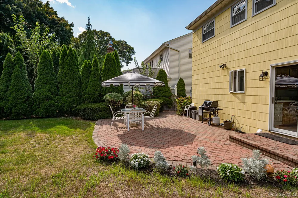 607 7th Avenue East Northport, NY 11731