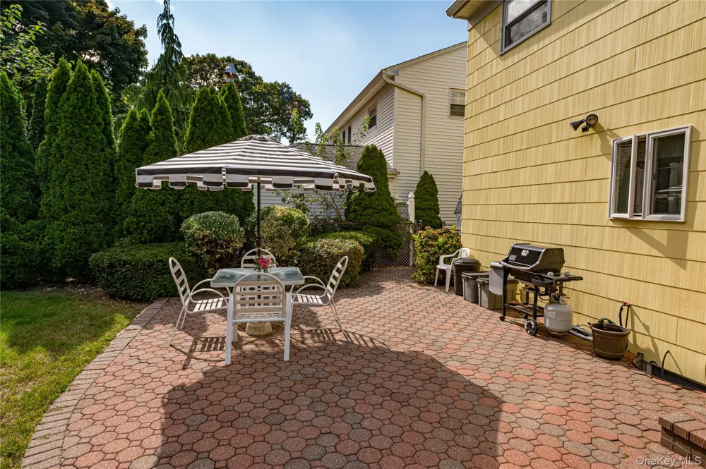 607 7th Avenue East Northport, NY 11731
