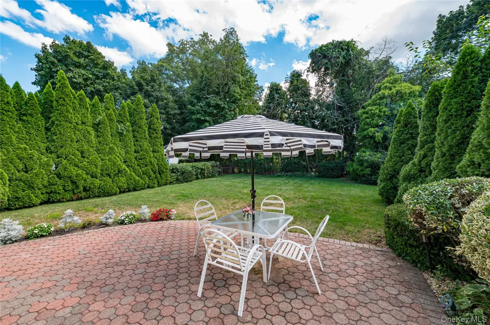 607 7th Avenue East Northport, NY 11731