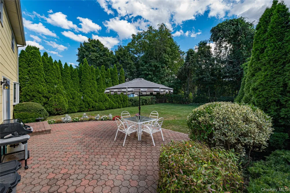 607 7th Avenue East Northport, NY 11731
