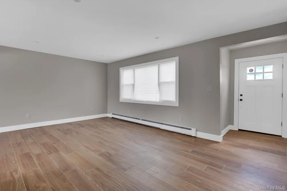 295 Bergen Avenue West Babylon, NY 11704