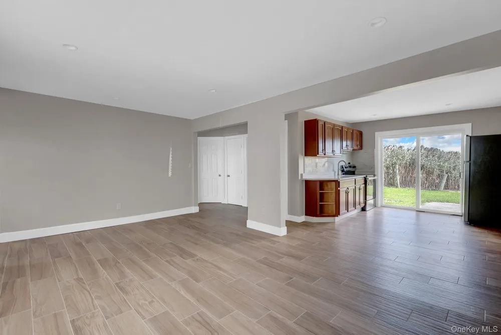 295 Bergen Avenue West Babylon, NY 11704