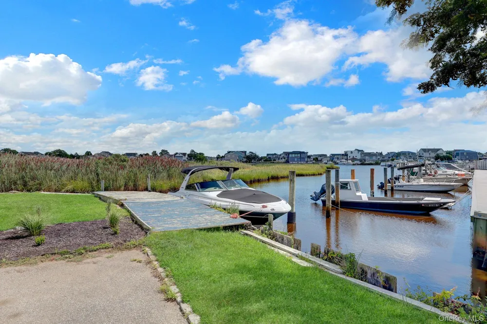 295 Bergen Avenue West Babylon, NY 11704