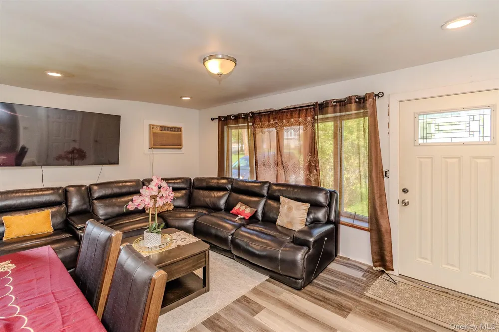 7 Fleetwood Drive Newburgh, NY 12550