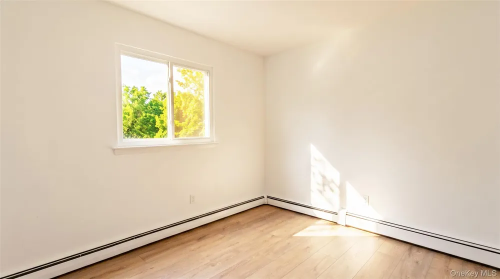 215 Parkside Avenue Miller Place, NY 11764