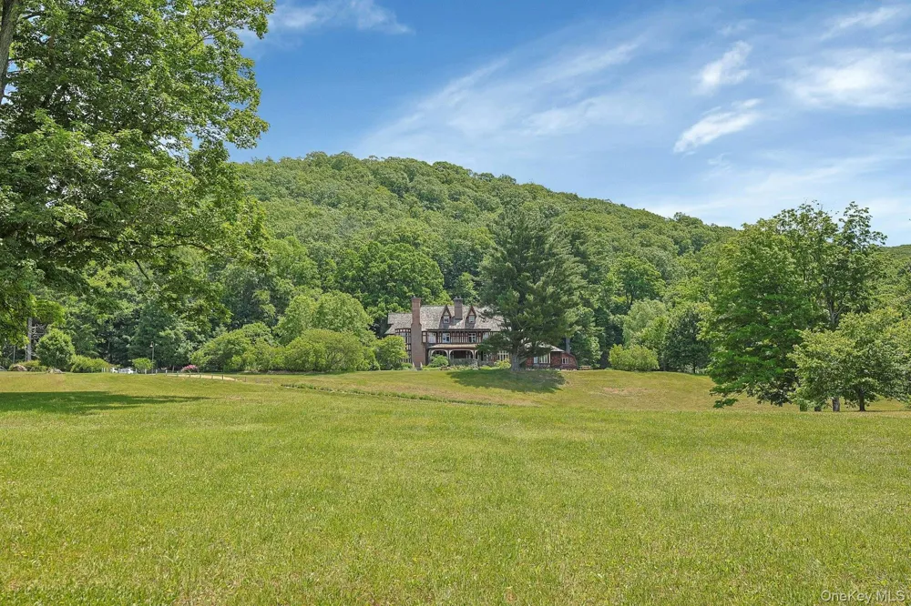 20 Nazareth Way Garrison, NY 10516