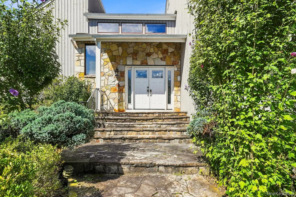 8 Cobbling Rock Drive Katonah, NY 10536