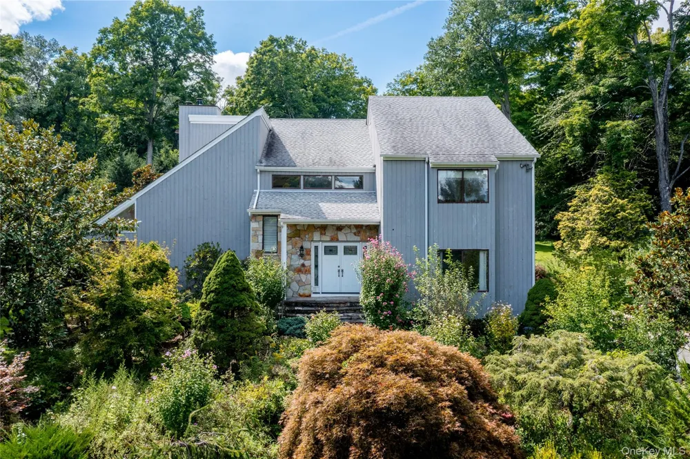 8 Cobbling Rock Drive Katonah, NY 10536