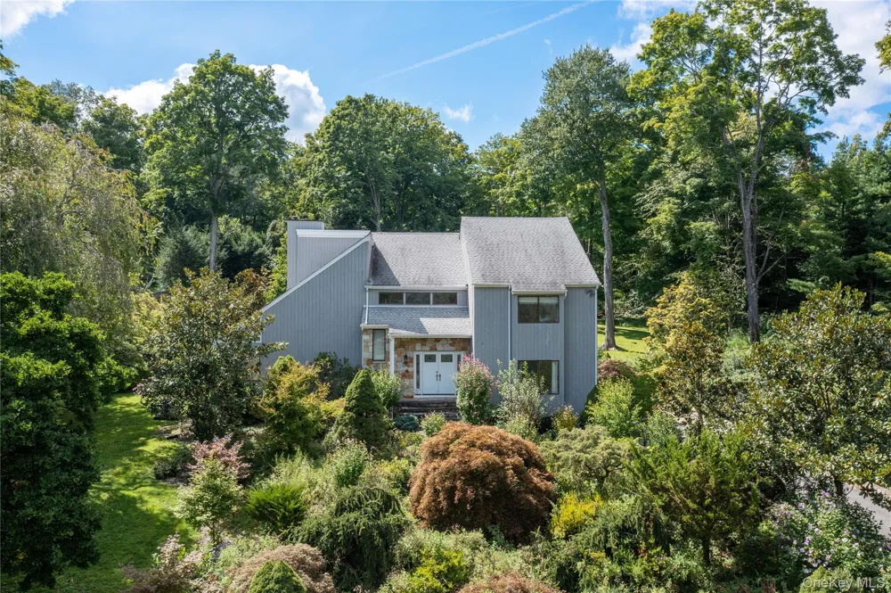 8 Cobbling Rock Drive Katonah, NY 10536