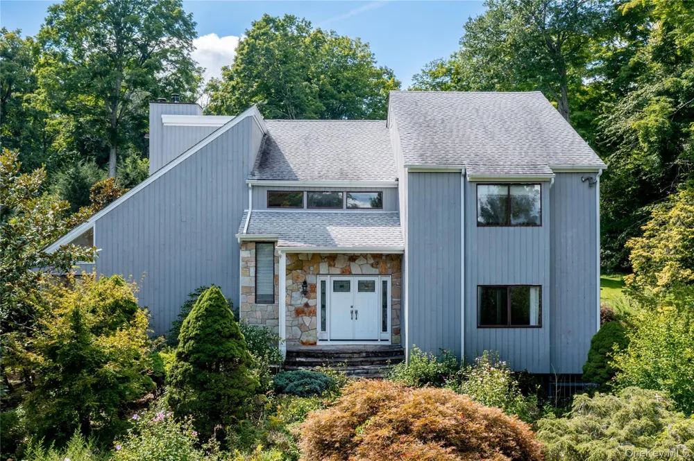 8 Cobbling Rock Drive Katonah, NY 10536