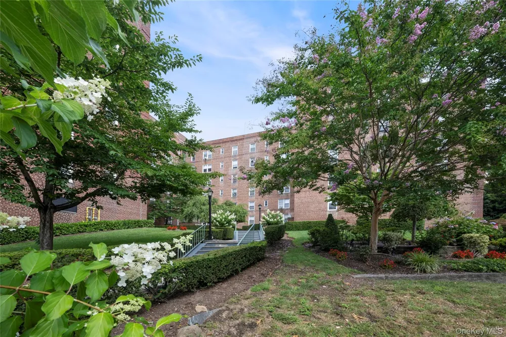 5645 Netherland Avenue #2F Bronx, NY 10471