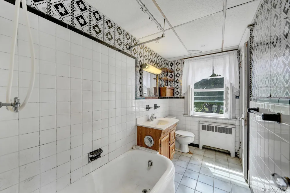 55 McKinley Avenue Hicksville, NY 11801