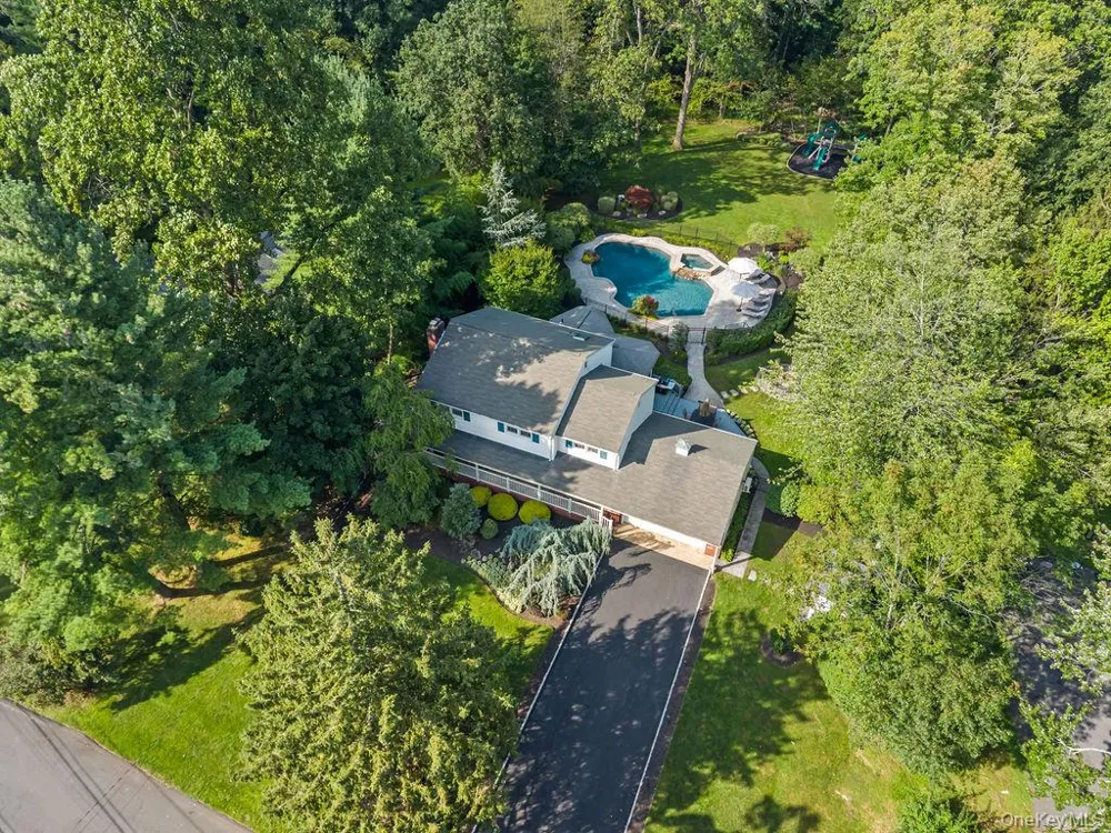16 Marget Ann Lane Suffern, NY 10901