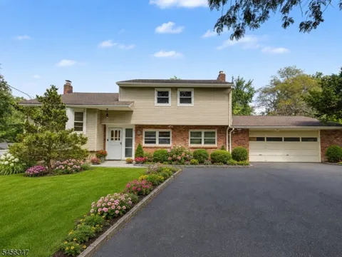 11 Dolly Dr