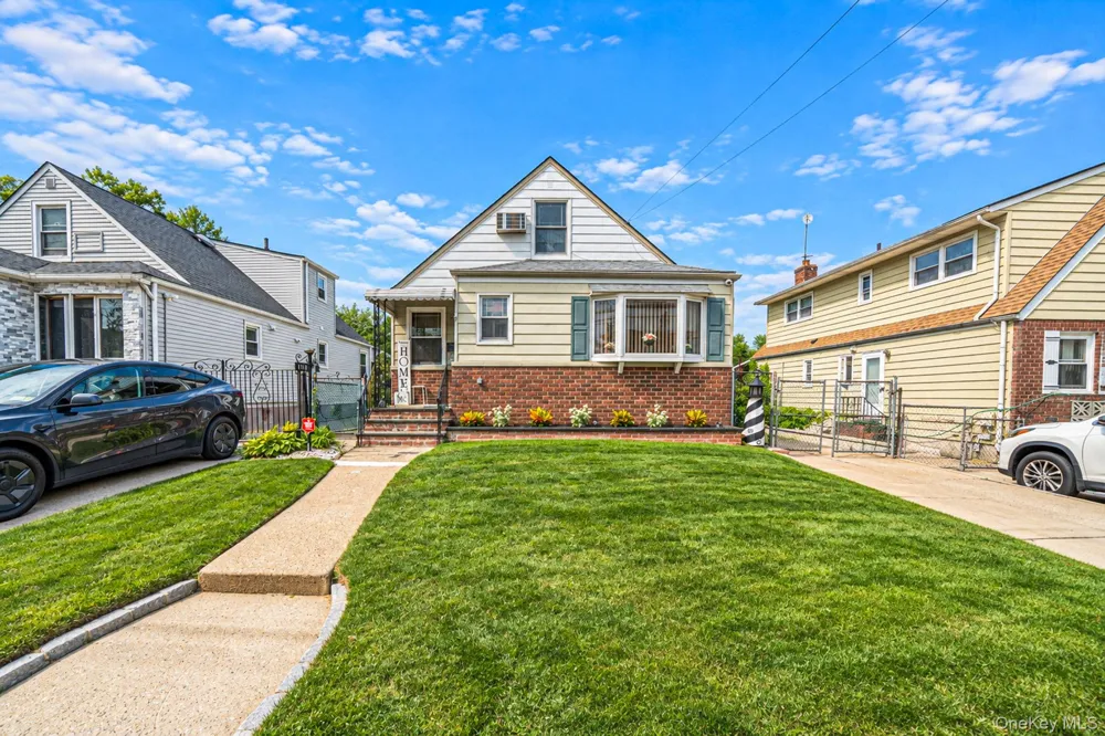 8118 260th Street Floral Park, NY 11004