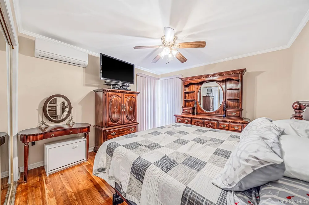 8118 260th Street Floral Park, NY 11004