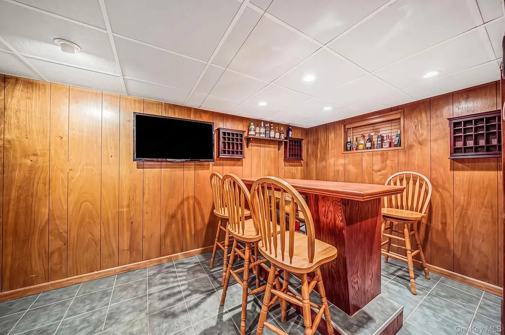 8118 260th Street Floral Park, NY 11004