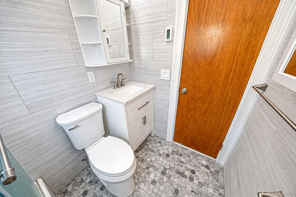 8118 260th Street Floral Park, NY 11004