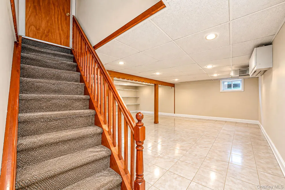 8118 260th Street Floral Park, NY 11004