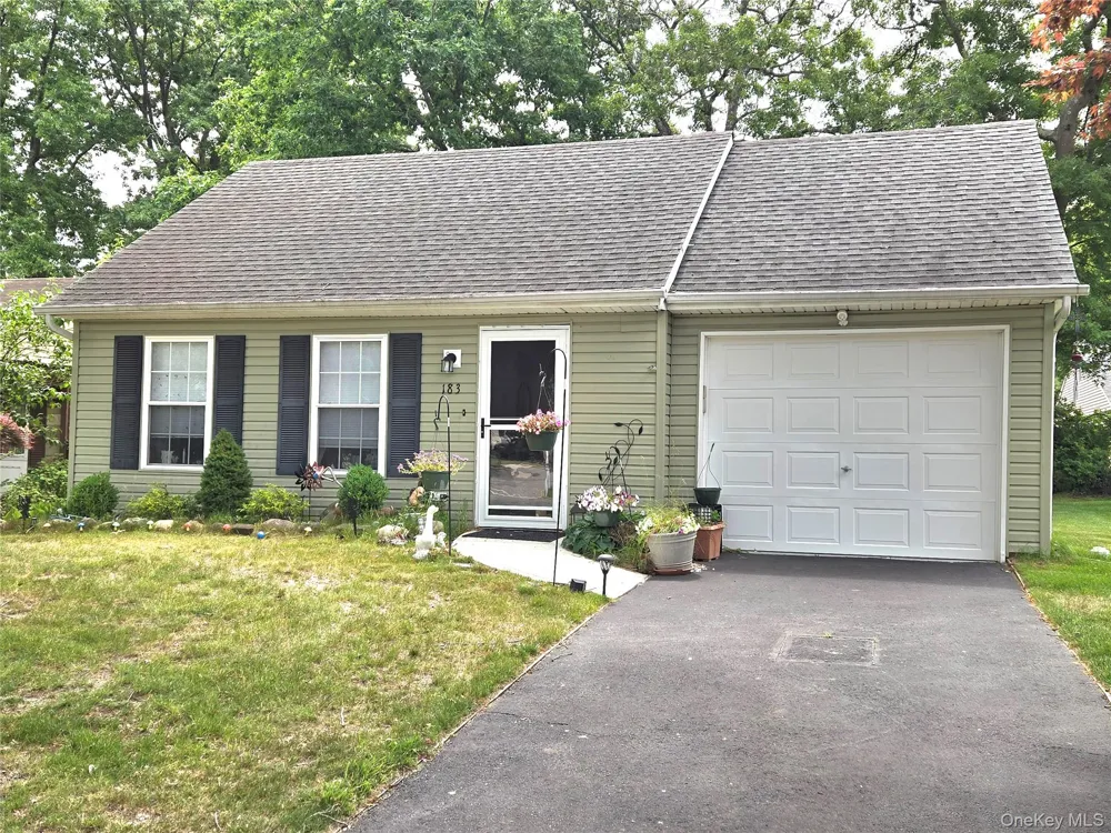 183 Kingston Drive Ridge, NY 11961