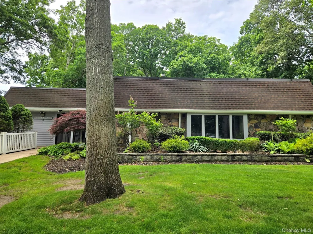 183 Kingston Drive Ridge, NY 11961