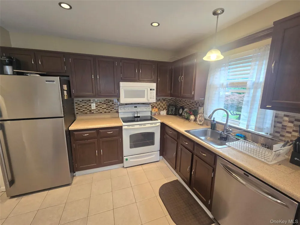 183 Kingston Drive Ridge, NY 11961