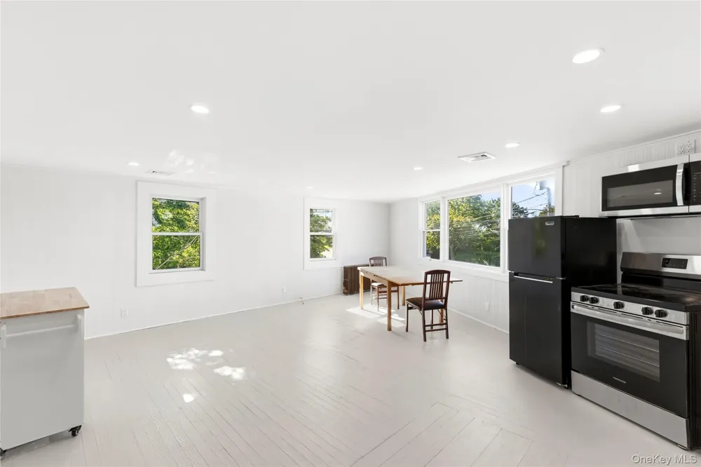 162 Mill Road #Unit 1 Westhampton Beach, NY 11978
